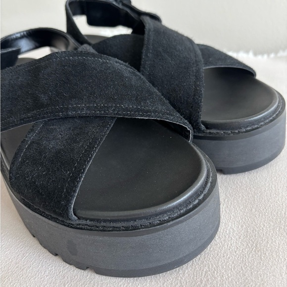 Leather Chunky Cross Strap Sandals black suede - Picture 6 of 15